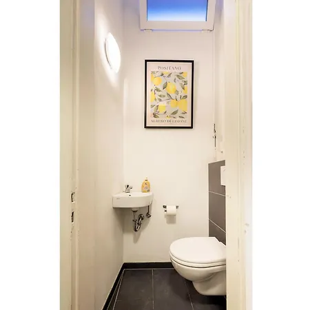 Fewocation - - Near Train Station 아파트