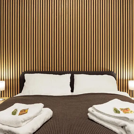 Fewocation - - Near Train Station 아파트