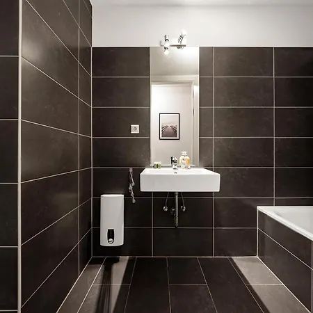 Fewocation - - Near Train Station Akwizgran