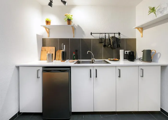 Fewocation - - Near Train Station Appartamento *