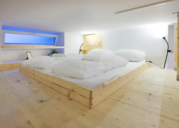 Fewocation - - Near Train Station *