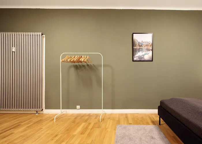 Fewocation - - Near Train Station * 亚琛