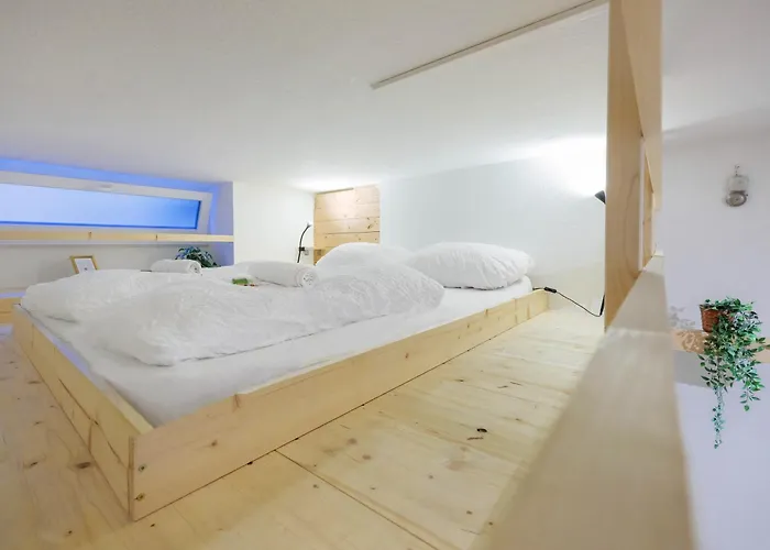 Fewocation - - Near Train Station *