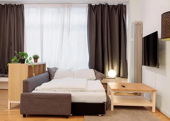 Fewocation - - Near Train Station Appartamento